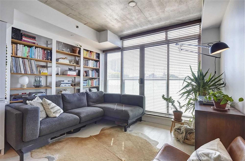 惠州市昶盛昶園現(xiàn)代簡(jiǎn)約風(fēng)格三居室裝修案例