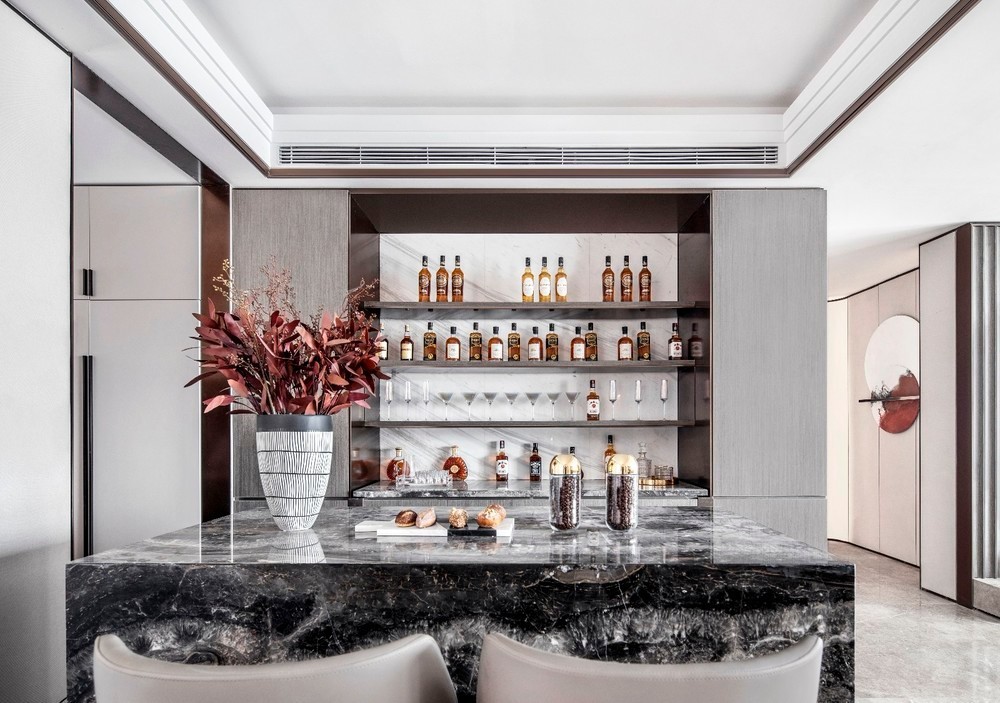 新中式奢華風(fēng)格室內(nèi)設(shè)計(jì)家裝案例-餐廳餐邊柜 新中式奢華風(fēng)格室內(nèi)設(shè)計(jì)家裝案例-餐廳餐邊柜